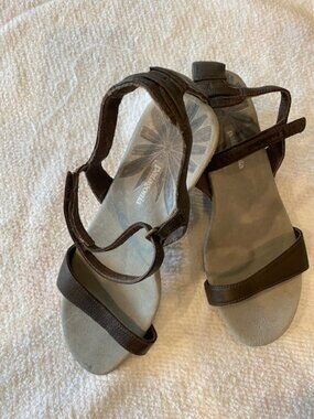Patagonia leather sandal size 5.5